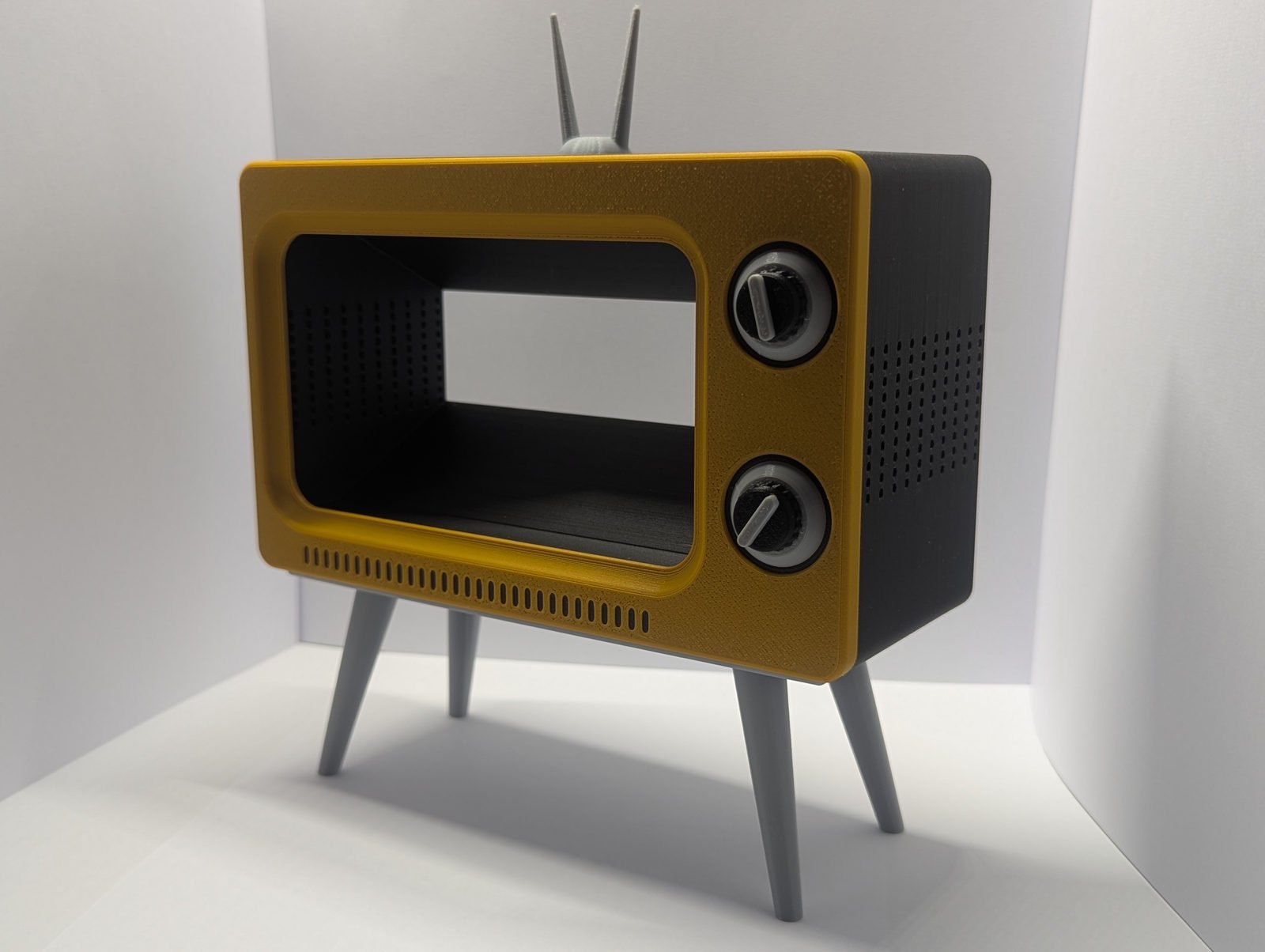 Retro-Fernseher-Gehäuse für einen Echo Show 5
